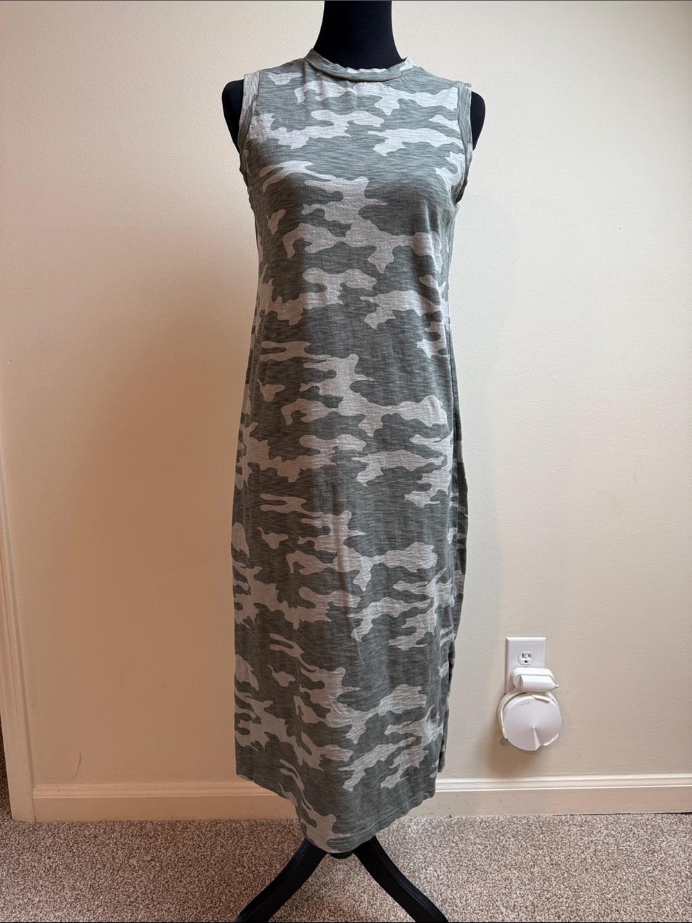 Sleeveless Camo Midi Dress - dark/light olive